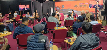 Diskusi Subuh UBN Newsroom Hadirkan CEO Drone Emprit Ismail Fahmi