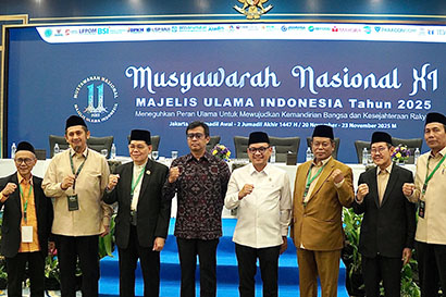 Ustaz Zaitun Rasmin Hadiri Pembukaan Munas XI MUI 